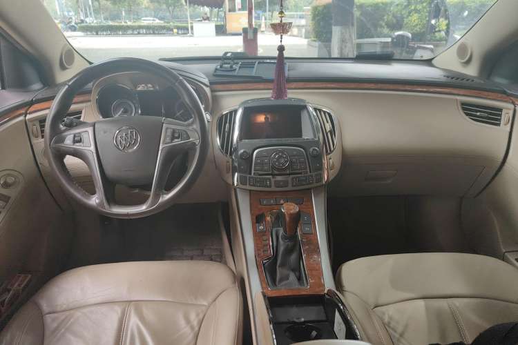 Used Buick LaCrosse 2009 2.4L Haoya Edition Center Console