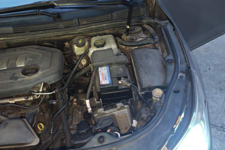 Used Buick LaCrosse 2009 2.4L Luxury Edition Engine Bay Left