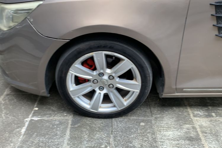Used Buick LaCrosse 2009 2.4L Luxury Edition Left Front Wheel Hub