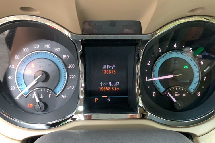 Used Buick LaCrosse 2009 2.4L Luxury Edition Odometer Close Up