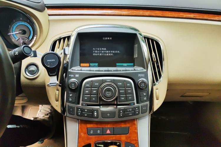 Used Buick LaCrosse 2009 2.4L Luxury Edition Audio And AC Panel