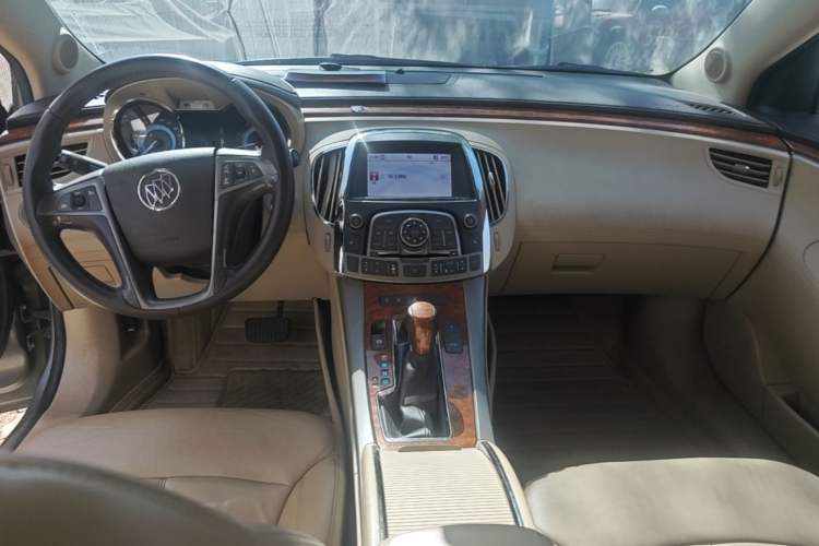 Used Buick LaCrosse 2009 2.4L Haoya Edition Center Console