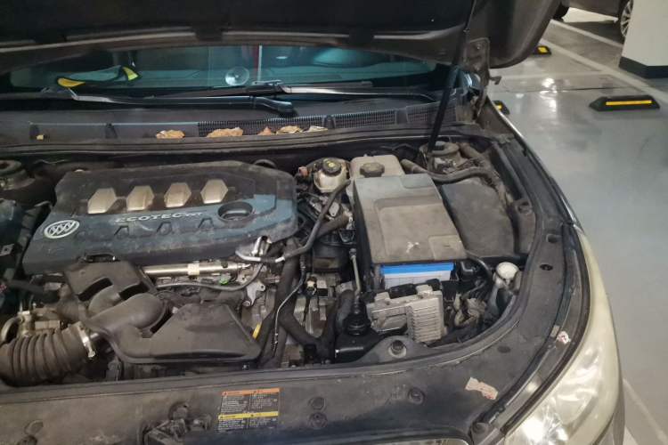 Used Buick LaCrosse 2009 2.4L Luxury Edition Engine Bay Left