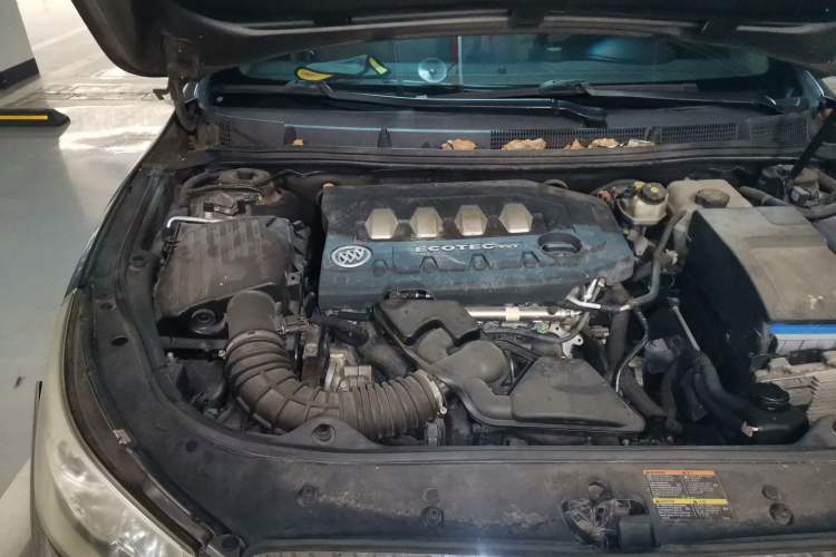 Used Buick LaCrosse 2009 2.4L Luxury Edition Engine Bay Right