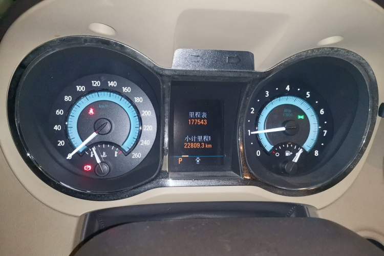 Used Buick LaCrosse 2009 2.4L Luxury Edition Odometer Close Up