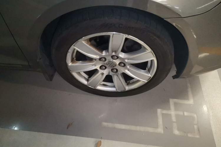 Used Buick LaCrosse 2009 2.4L Luxury Edition Right Front Wheel Hub