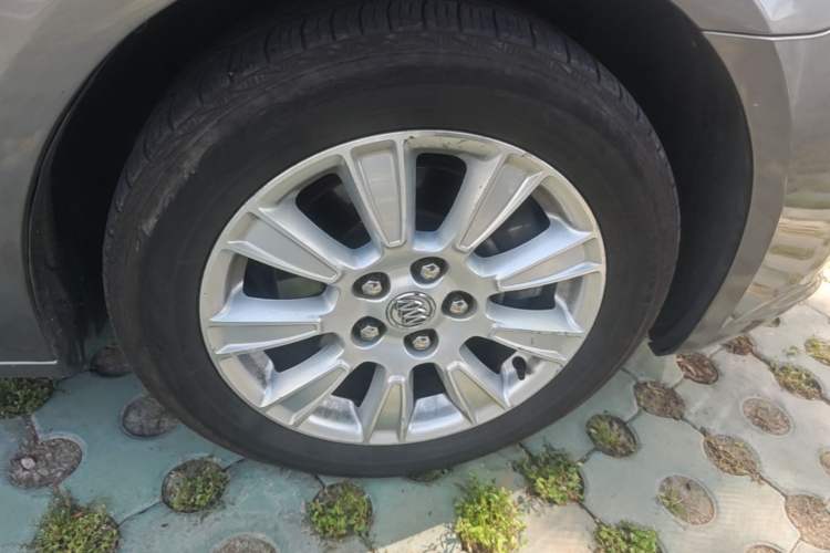 Used Buick LaCrosse 2009 2.4L Haoya Edition Right Front Wheel Hub