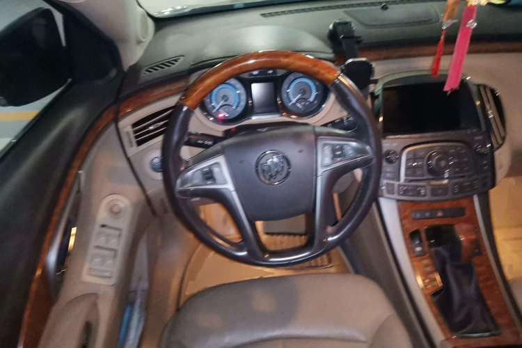 Used Buick LaCrosse 2009 2.4L Luxury Edition Steering Wheel
