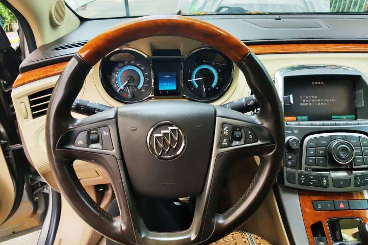 Used Buick LaCrosse 2009 2.4L Luxury Edition Steering Wheel