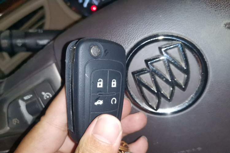 Used Buick LaCrosse 2009 2.4L Luxury Edition Vehicle Key