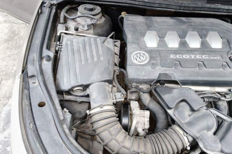 Used Buick LaCrosse 2009 2.4L Luxury Edition Engine Bay Right