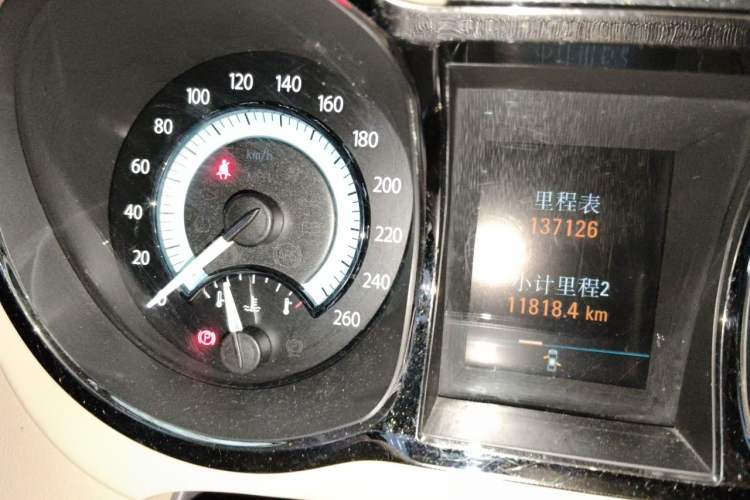 Used Buick LaCrosse 2009 2.4L Luxury Edition Odometer Close Up