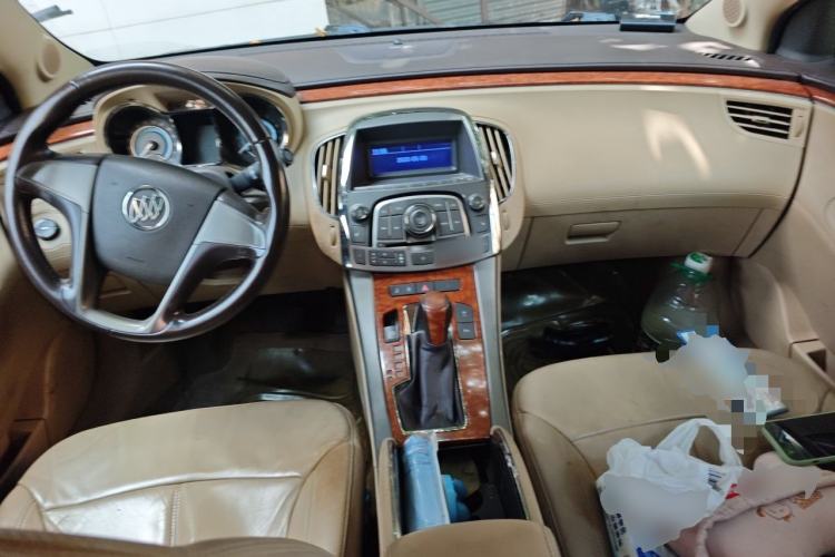 Used Buick LaCrosse 2009 2.4L Elegant Edition Center Console
