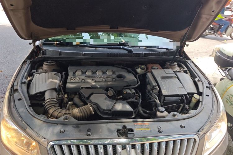 Used Buick LaCrosse 2009 2.4L Elegant Edition Engine Bay
