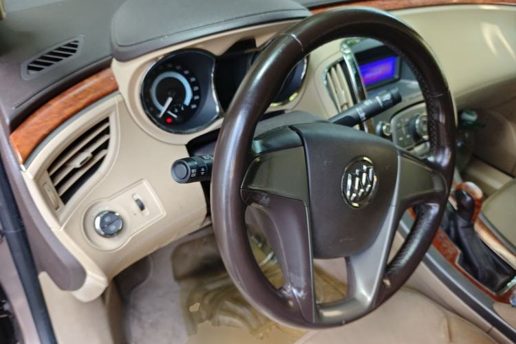 Used Buick LaCrosse 2009 2.4L Elegant Edition Steering Wheel