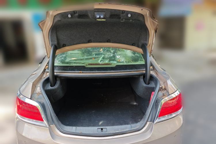 Used Buick LaCrosse 2009 2.4L Elegant Edition Trunk