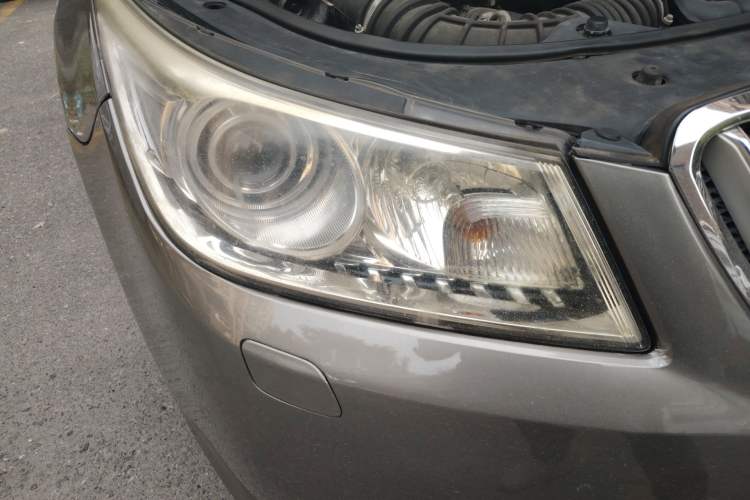Used Buick LaCrosse 2009 2.4L Luxury Edition Right Front Headlight