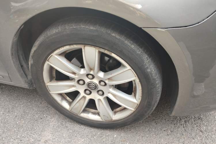 Used Buick LaCrosse 2009 2.4L Luxury Edition Right Front Wheel Hub