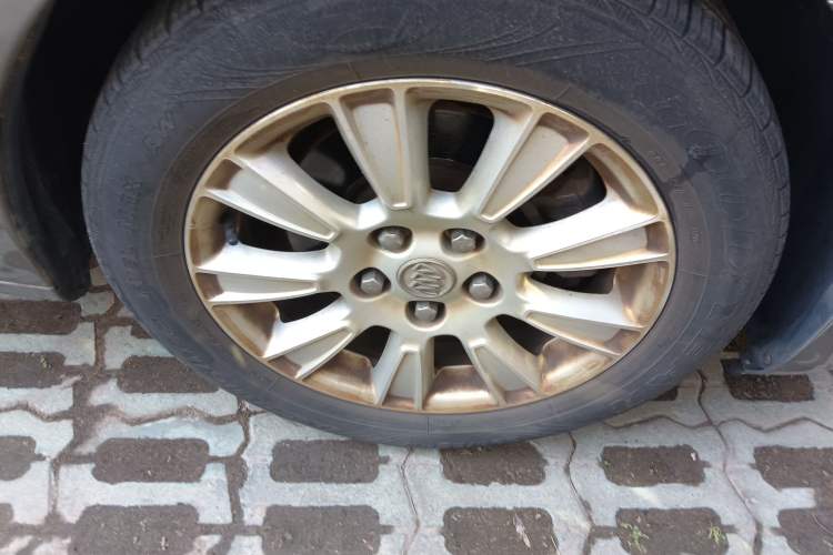 Used Buick LaCrosse 2009 2.4L Haoya Edition Right Front Wheel Hub