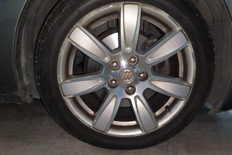 Used Buick LaCrosse 2009 3.0L Flagship Edition Right Front Wheel Hub