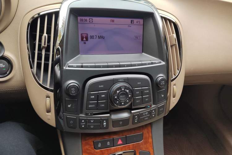 Used Buick LaCrosse 2010 2.4L Haoya Edition Audio And AC Panel