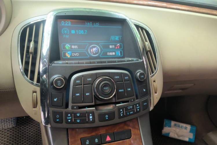 Used Buick LaCrosse 2010 2.4L Elegant Edition Audio And AC Panel