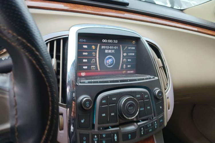 Used Buick LaCrosse 2010 2.0T Comfort Edition Audio And AC Panel