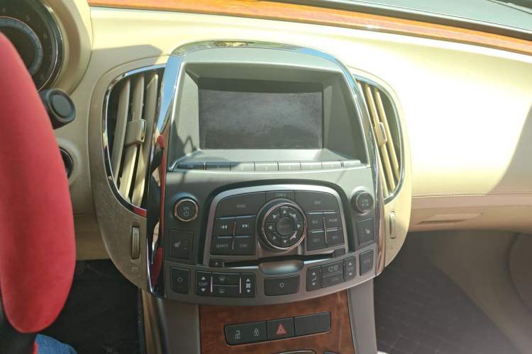 Used Buick LaCrosse 2010 2.4L Haoya Edition Audio And AC Panel