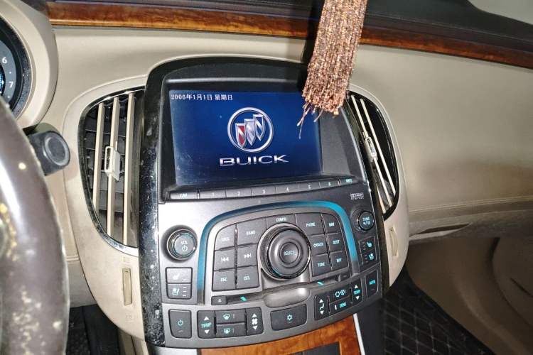 Used Buick LaCrosse 2010 2.4L Luxury Edition Audio And AC Panel