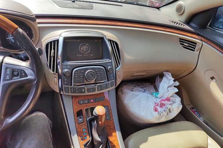 Used Buick LaCrosse 2010 2.4L Luxury Edition Audio And AC Panel