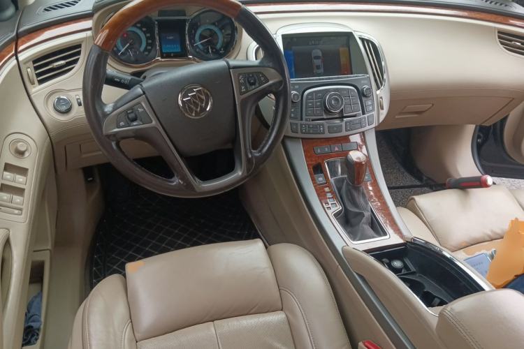 Used Buick LaCrosse 2010 3.0L Flagship Edition Center Console