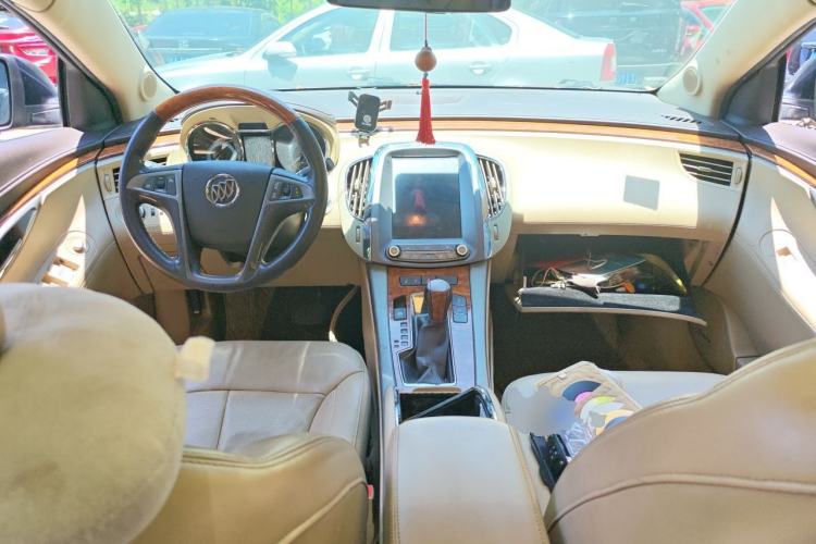 Used Buick LaCrosse 2010 2.4L Luxury Edition Center Console
