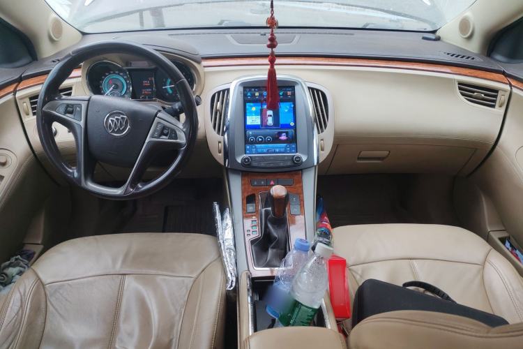 Used Buick LaCrosse 2010 2.4L Haoya Edition Center Console