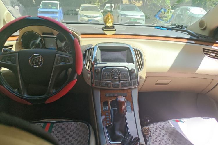 Used Buick LaCrosse 2010 2.4L Haoya Edition Center Console