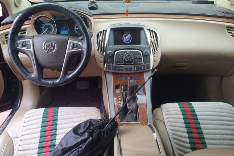 Used Buick LaCrosse 2010 2.4L Haoya Edition Center Console