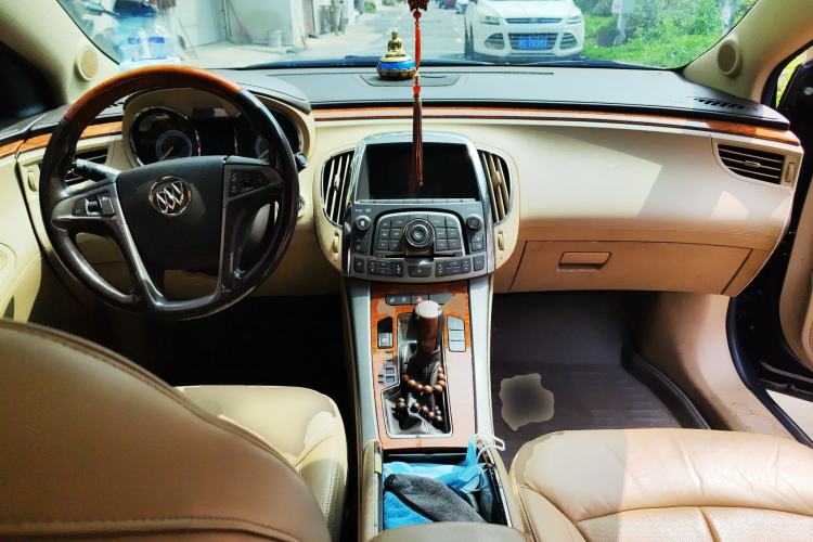 Used Buick LaCrosse 2010 2.4L Luxury Edition Center Console