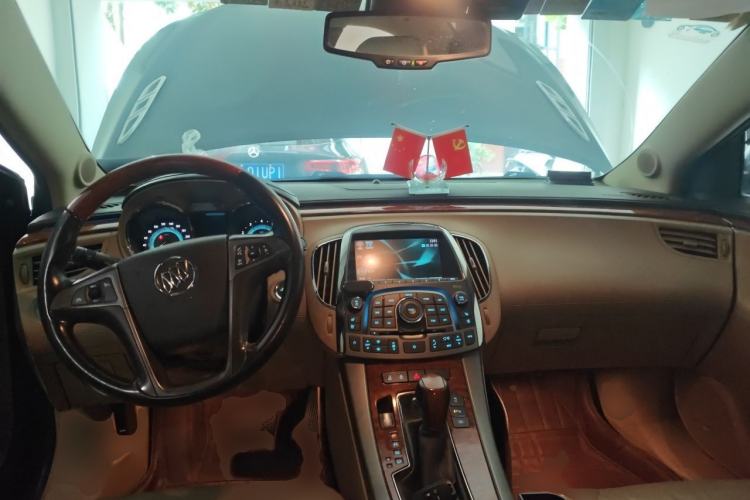 Used Buick LaCrosse 2010 2.4L Luxury Edition Center Console