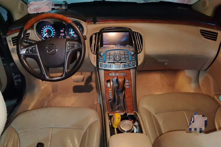 Used Buick LaCrosse 2010 2.4L Luxury Edition Center Console