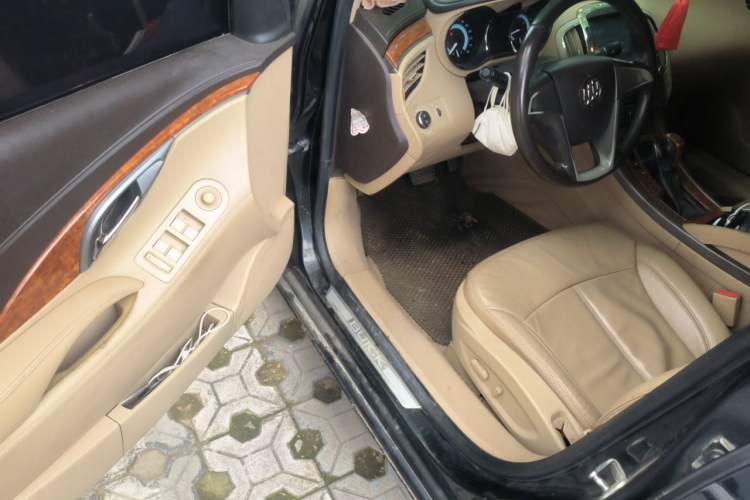 Used Buick LaCrosse 2010 2.4L Elegant Edition Driver Seat