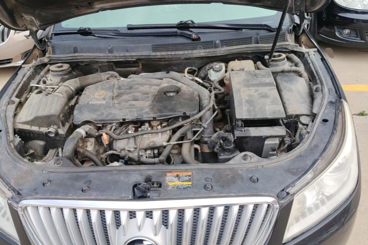 Used Buick LaCrosse 2010 2.0T Comfort Edition Engine Bay