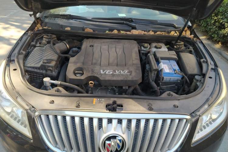 Used Buick LaCrosse 2010 3.0L Flagship Edition Engine Bay