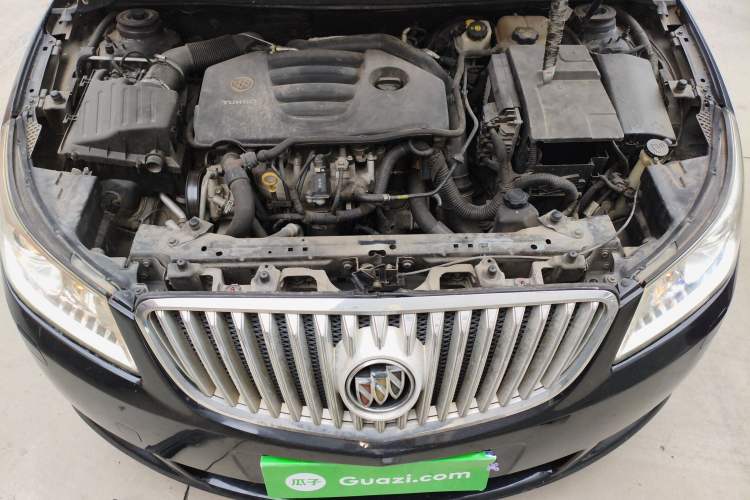 Used Buick LaCrosse 2010 2.0T Comfort Edition Engine Bay