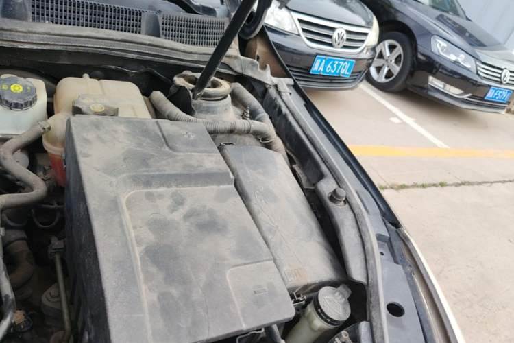 Used Buick LaCrosse 2010 2.0T Comfort Edition Engine Bay Left