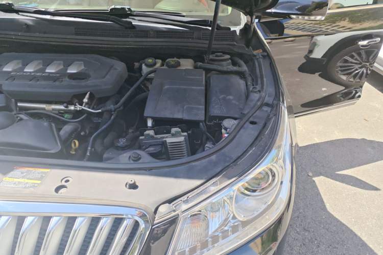 Used Buick LaCrosse 2010 2.4L Haoya Edition Engine Bay Left