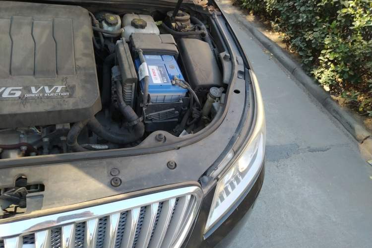 Used Buick LaCrosse 2010 3.0L Flagship Edition Engine Bay Left
