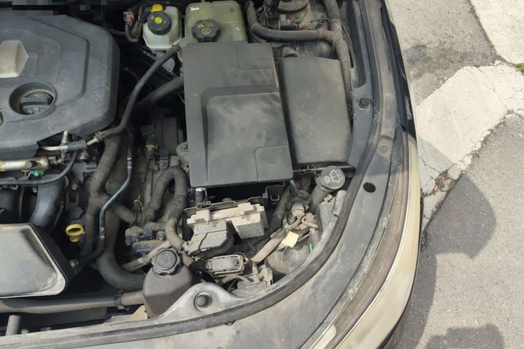 Used Buick LaCrosse 2010 2.4L Luxury Edition Engine Bay Left