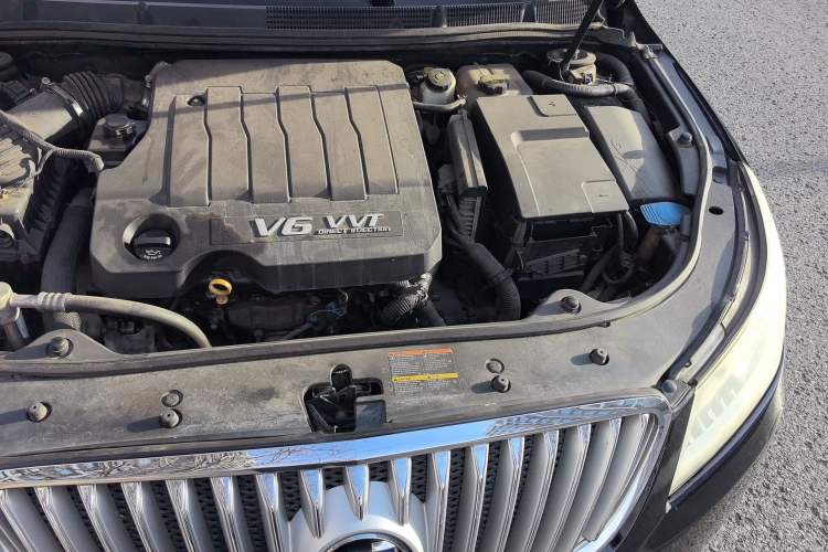 Used Buick LaCrosse 2010 3.0L Flagship Edition Engine Bay Left
