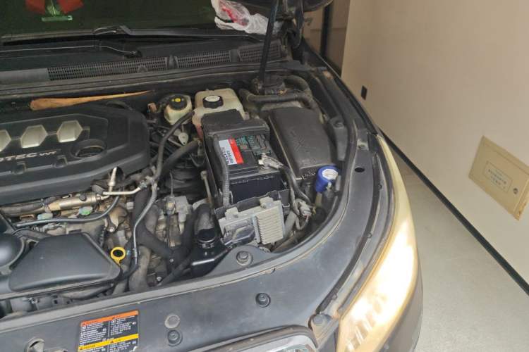 Used Buick LaCrosse 2010 2.4L Luxury Edition Engine Bay Left