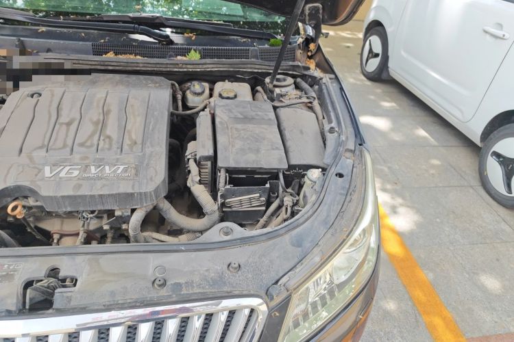 Used Buick LaCrosse 2010 3.0L Flagship Edition Engine Bay Left