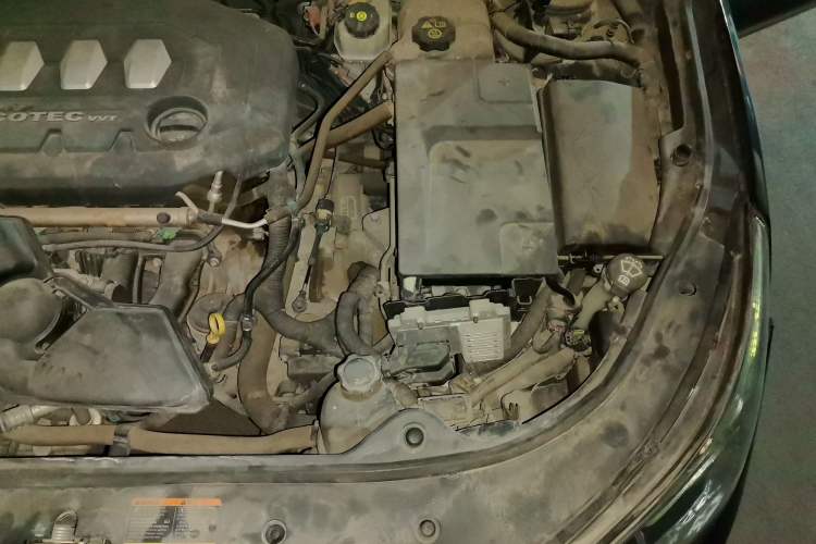 Used Buick LaCrosse 2010 2.4L Luxury Edition Engine Bay Left